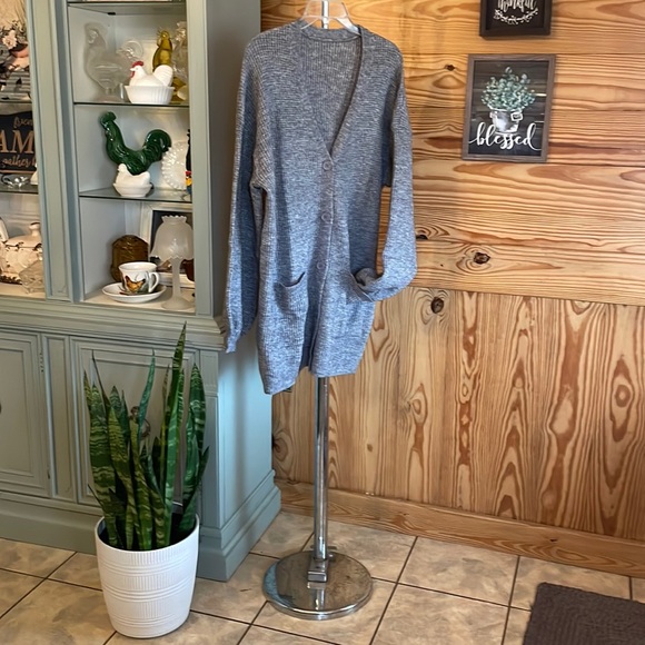 Sweaters - Gray sweater cardigan